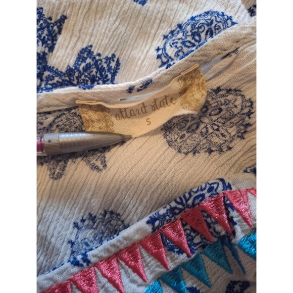 Altard State Womens Sleeveless Blouse Small Blue Floral Tribal Accent VNeck Boho - Picture 4 of 8